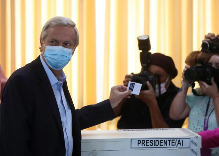 Un balotaje entre la ultraderecha y la izquierda definirá al sucesor de Piñera