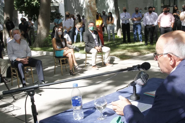 El candidato a rector que va por Coca dijo que prefiere a una mujer como vice