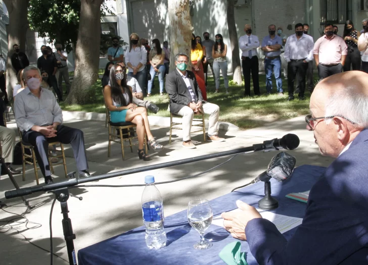 El candidato a rector que va por Coca dijo que prefiere a una mujer como vice