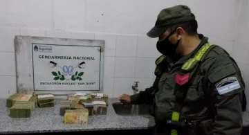 Dos santiagueños cayeron en un micro con casi 5 millones, creen que es del narcotráfico