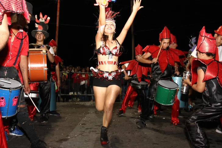 No baja la fiebre carnavalera en San Martín