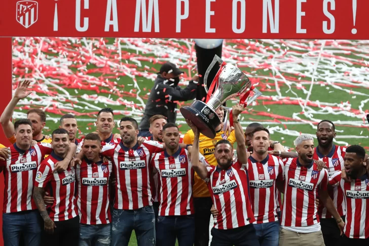 El Atlético recibió la Copa en su estadio