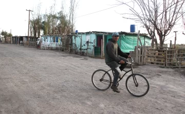 En un operativo limpian terrenos de un asentamiento, vendidos ilegalmente