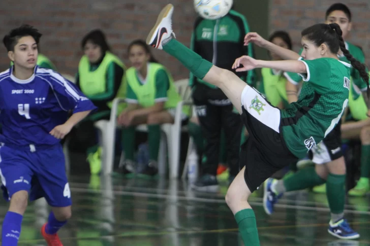 Comienzo del torneo de la Capital