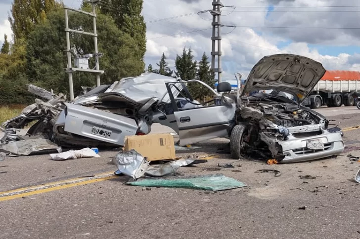 Murió un militar en un terrible choque frontal en Mendoza