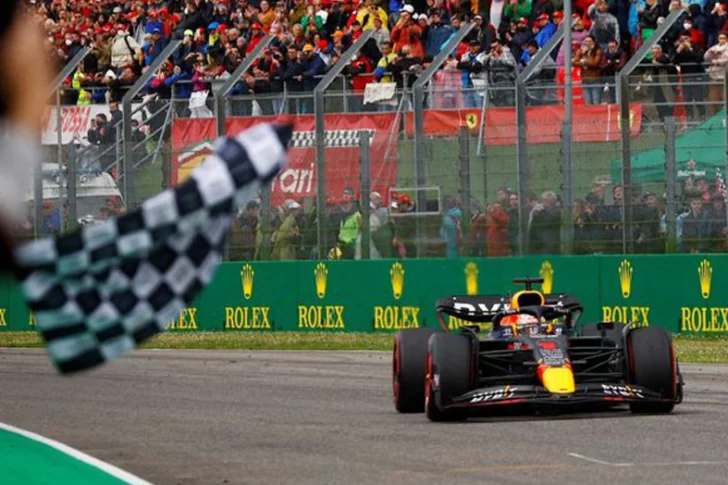 Verstappen ganó en un día de pesadilla para Ferrari