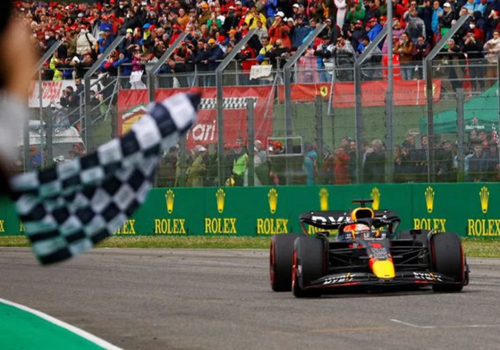 Verstappen ganó en un día de pesadilla para Ferrari