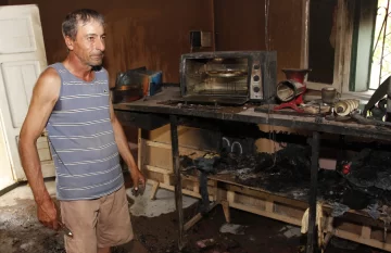 Drama: un dañino incendio terminó con el sueño de una familia de reabrir su almacén