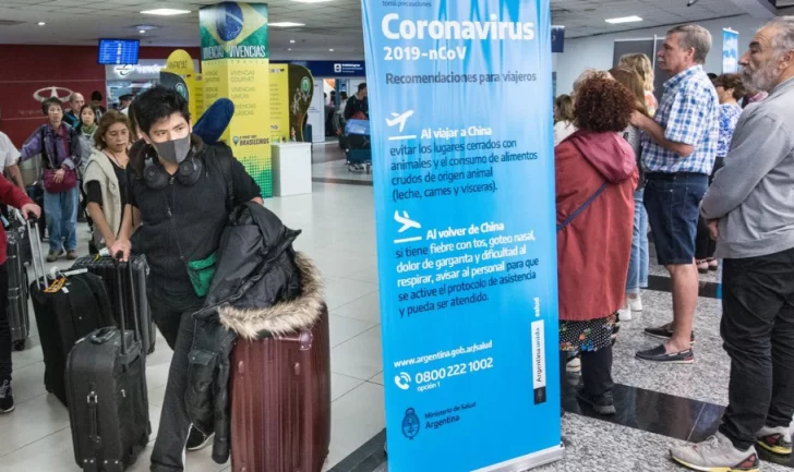 Comenzaron los controles a los pasajeros que llegan a Ezeiza