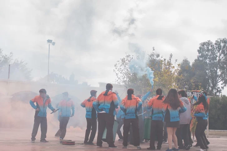 Las estrategias de los estudiantes para festejar el UPD de manera clandestina