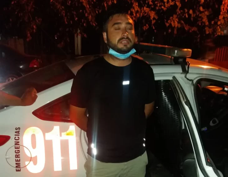 Van a robar a un “Rapipago”, no pueden y cuando huían pasaban policías, uno cayó