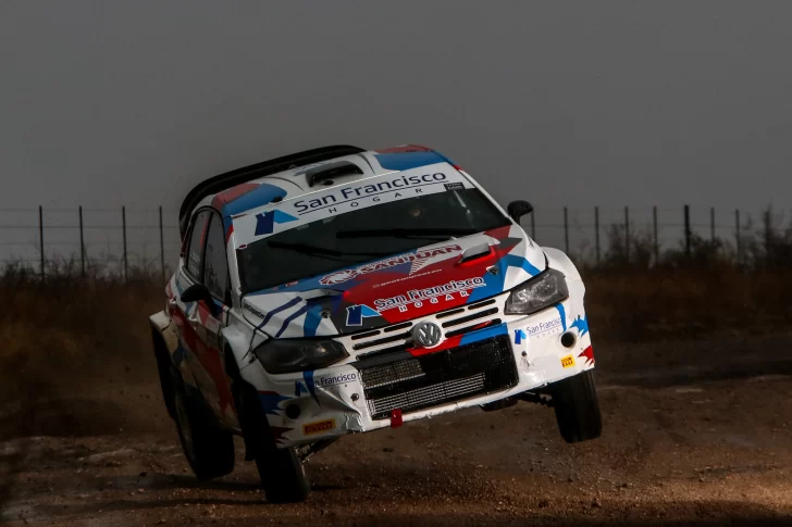 Rally: Pastén hizo podio y sigue líder en el campeonato de su categoría