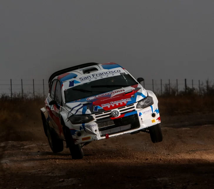 Rally: Pastén hizo podio y sigue líder en el campeonato de su categoría