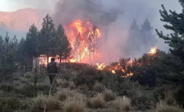 Fuego sin control en El Bolsón