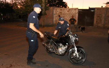 Un nene de 3 años murió al caer de la moto guiada por su papá ¿los chocaron?