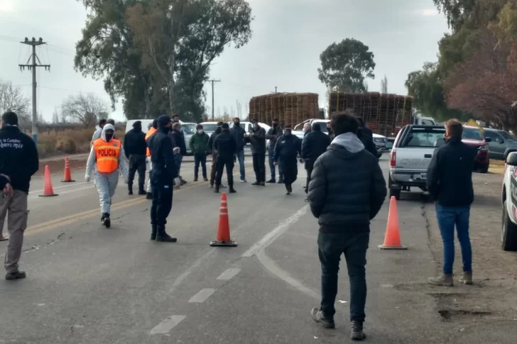 Permiten desplazarse a productores tras reclamo en la Ruta 20 a Caucete