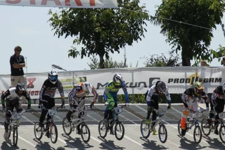 Un festejo para los chicos con BMX, chocolate y premios