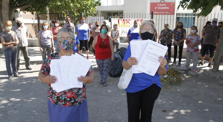 Los vecinos que juntaron firmas para solicitar que reabran el centro de salud