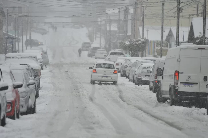 Horas complicadas en Bariloche por la nevada