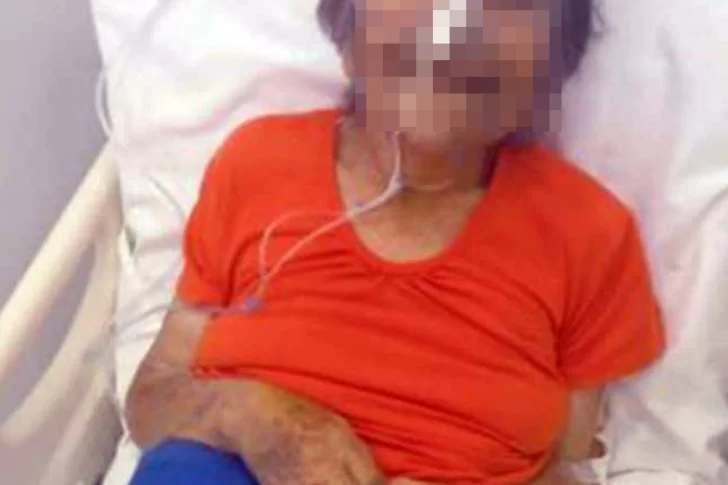 Dejó sola a una anciana en una clínica y se fue: “Yo iba a volver”, dijo después