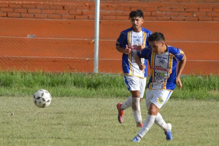 Colón quedó como único puntero del fútbol local