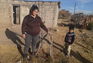 El drama de un pueblo que se queda sin agua cuando crecen los ríos