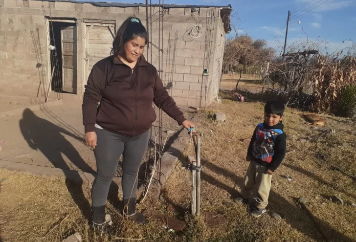 El drama de un pueblo que se queda sin agua cuando crecen los ríos