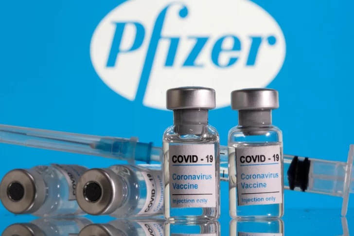 Pfizer: la tercera dosis aumenta 25 veces la protección contra la variante Ómicron