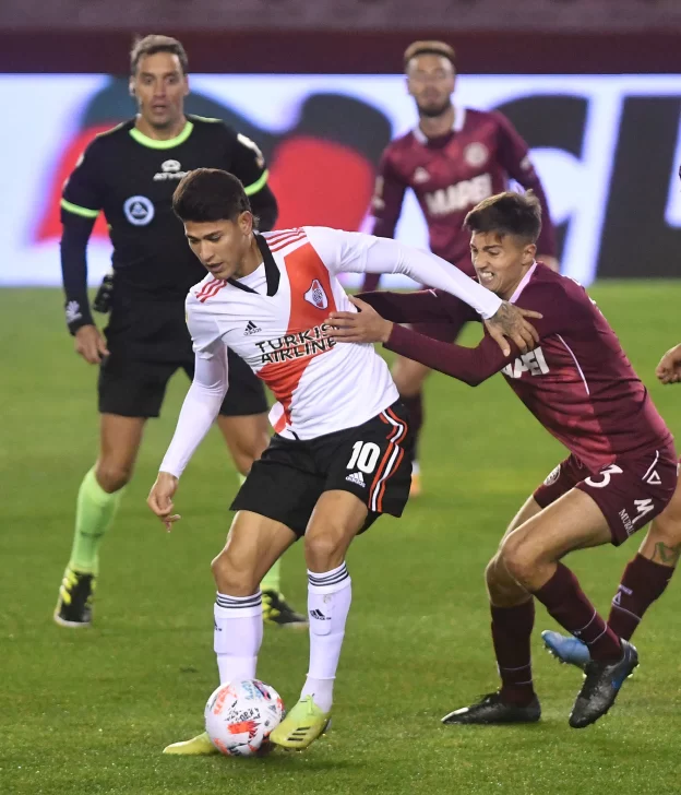 Otra función estelar de River