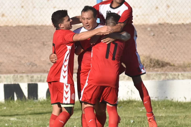 Tierra adentro se puso la pelota a rodar