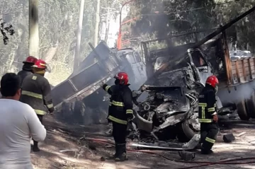 Hasta fuego en impresionante impacto entre pesos pesado