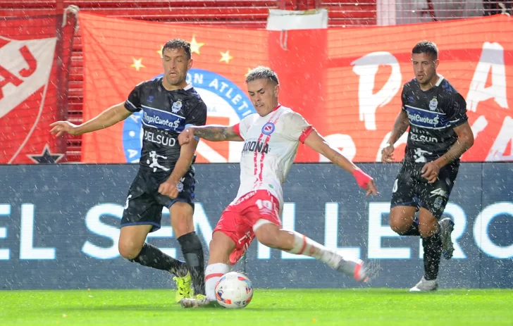 Argentinos Juniors goleó a Gimnasia en La Paternal