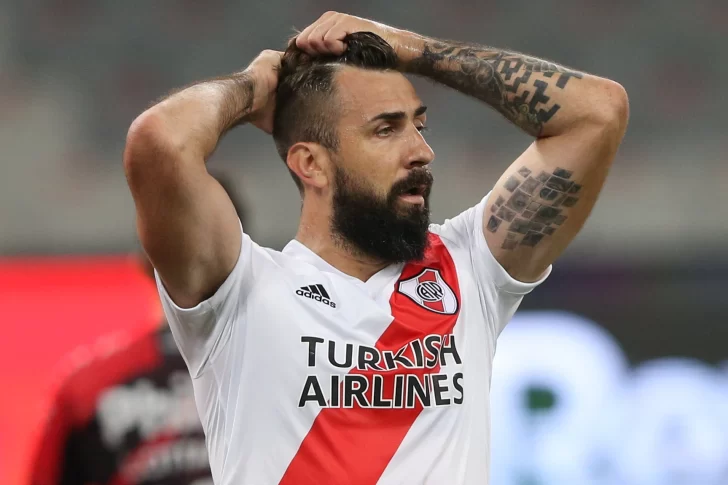 Pratto se va para Holanda