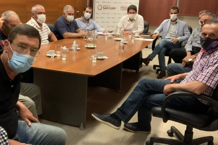 Créditos, riego y rentabilidad, en reunión con productores