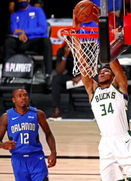 Milwaukee Bucks salió a definir la serie con todo