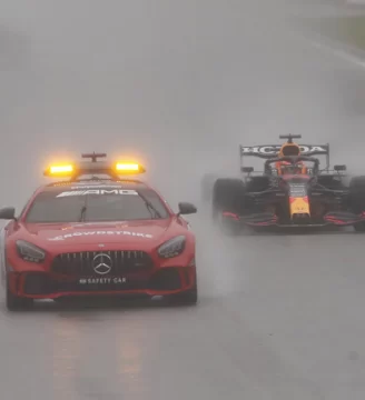 Verstappen ganó sin correr, en la lluvia de Bélgica