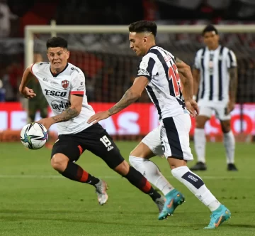 Con un gol insólito, Patronato hizo historia frente a Talleres