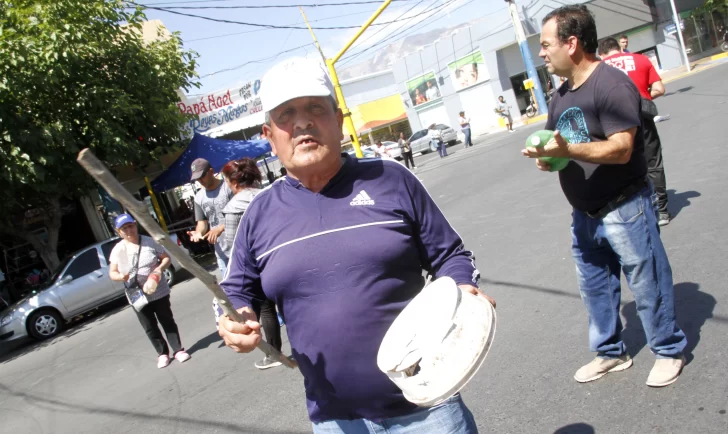 Por la perforación de un vecino, unas 1.500 personas llevan un mes sin agua