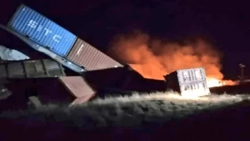 Descarriló un tren con 52 vagones que iba a Bahía Blanca y generó un incendio