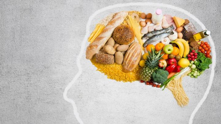 Dieta MIND para el cerebro: los alimentos que sí y que no (y cuánto comer)