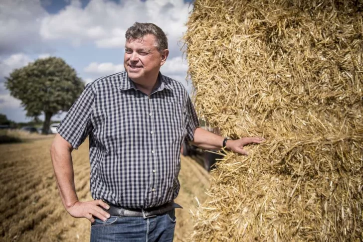 Renunció el ministro de Agricultura danés por su gestión ante la mutación del coronavirus en visones