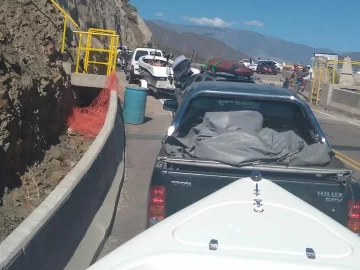 Unos 100 pescadores llegaron a Punta Negra y ahí supieron que el permiso es sólo para Ullum