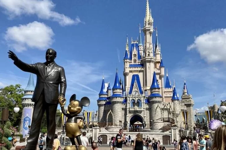 Un parque de Disney se convertirá en un centro de vacunación contra el coronavirus