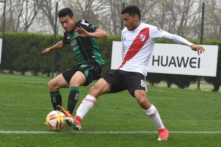 El DT de la Selección argentina presenció la goleada que sufrió San Martín ante River en Reserva