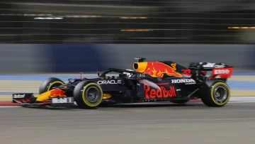 Red Bull dio un batacazo en las pruebas de Bahréin y Verstappen logró la pole position