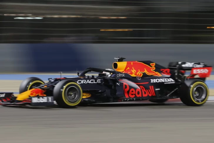 Red Bull dio un batacazo en las pruebas de Bahréin y Verstappen logró la pole position