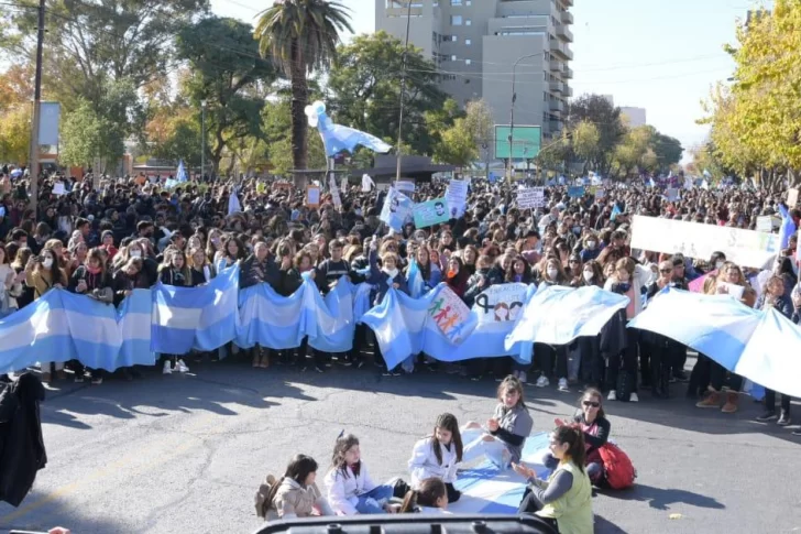 Paro: el 85% de los docentes del ámbito público no se presentaron en las aulas