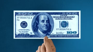 El dólar blue subió más del 530% en tres años