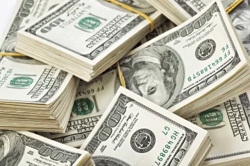 El dólar operó estable este lunes y cerró a $42,26