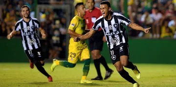 Defensa y Justicia cayó ante Botafogo por 3 a 0 y se quedó afuera